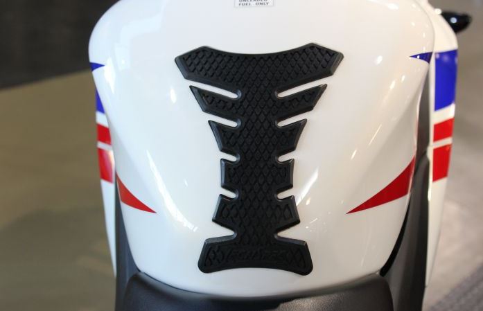 TechSpec Tank Grip Pads Center Tank Protector 6 TechSpec Tank Grip Pads Center Tank Protector 6